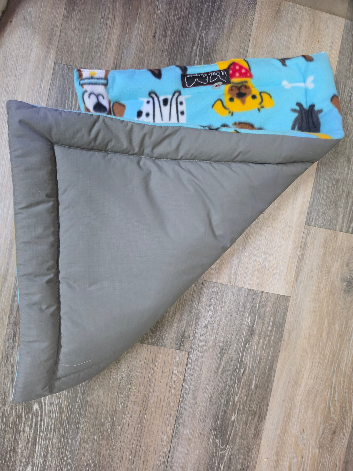 A Little Pawpular - Fleece and Ripstop Crate Pad - SMALL - 15.5x23IN (Fits Medium or Midsize Ruff Land)