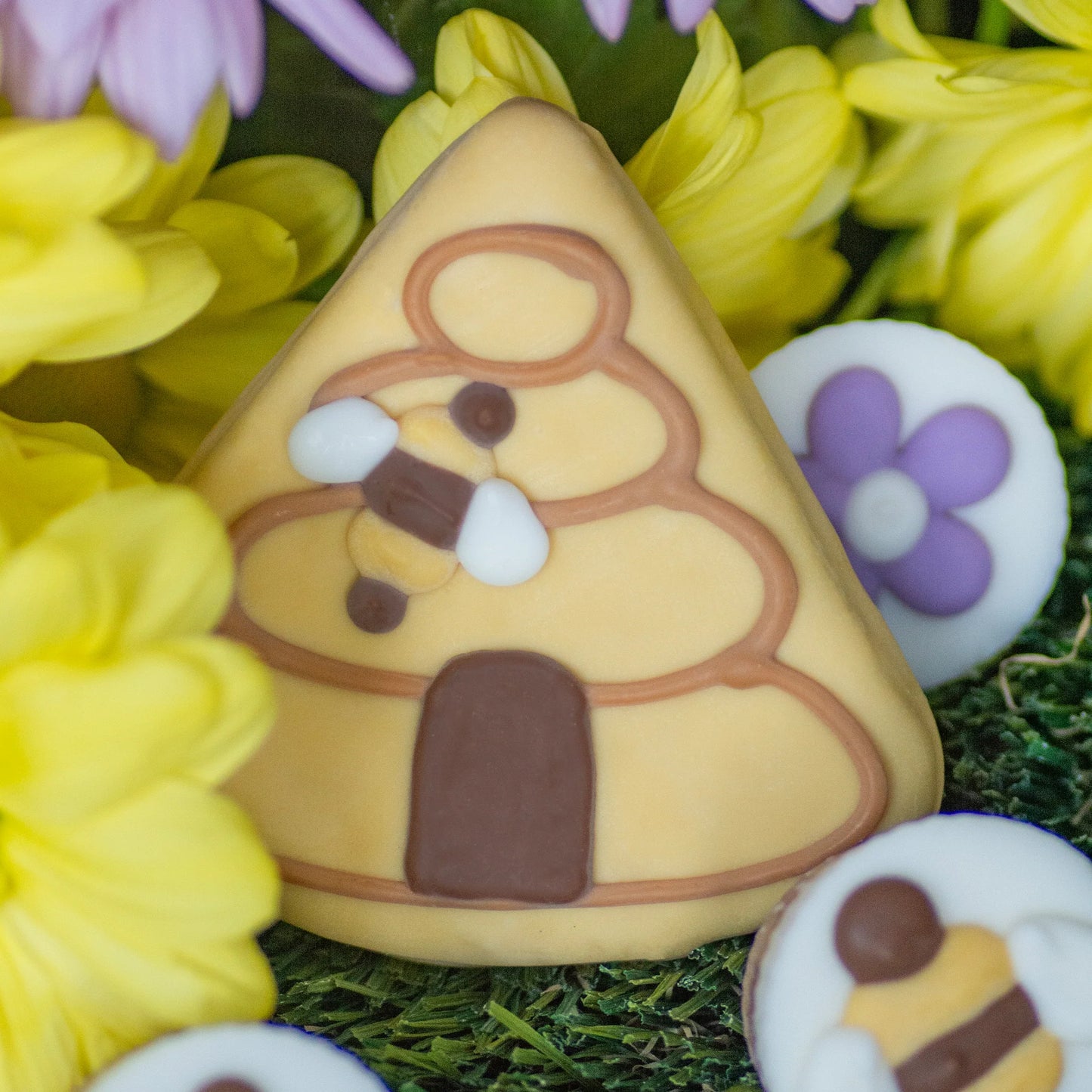 Bosco and Roxy's - BEEHIVE YOURSELF! Dog Treat - SPRING - 10CM (4in) (BULK)