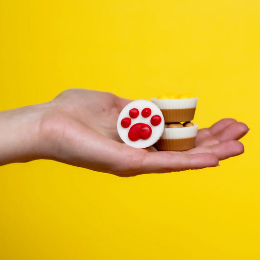 Bosco and Roxy's - PEANUT BUTTER FLAVOURED TREAT CUPS Dog Treat - CANINE CLASSICS - 4CM (1.5in)