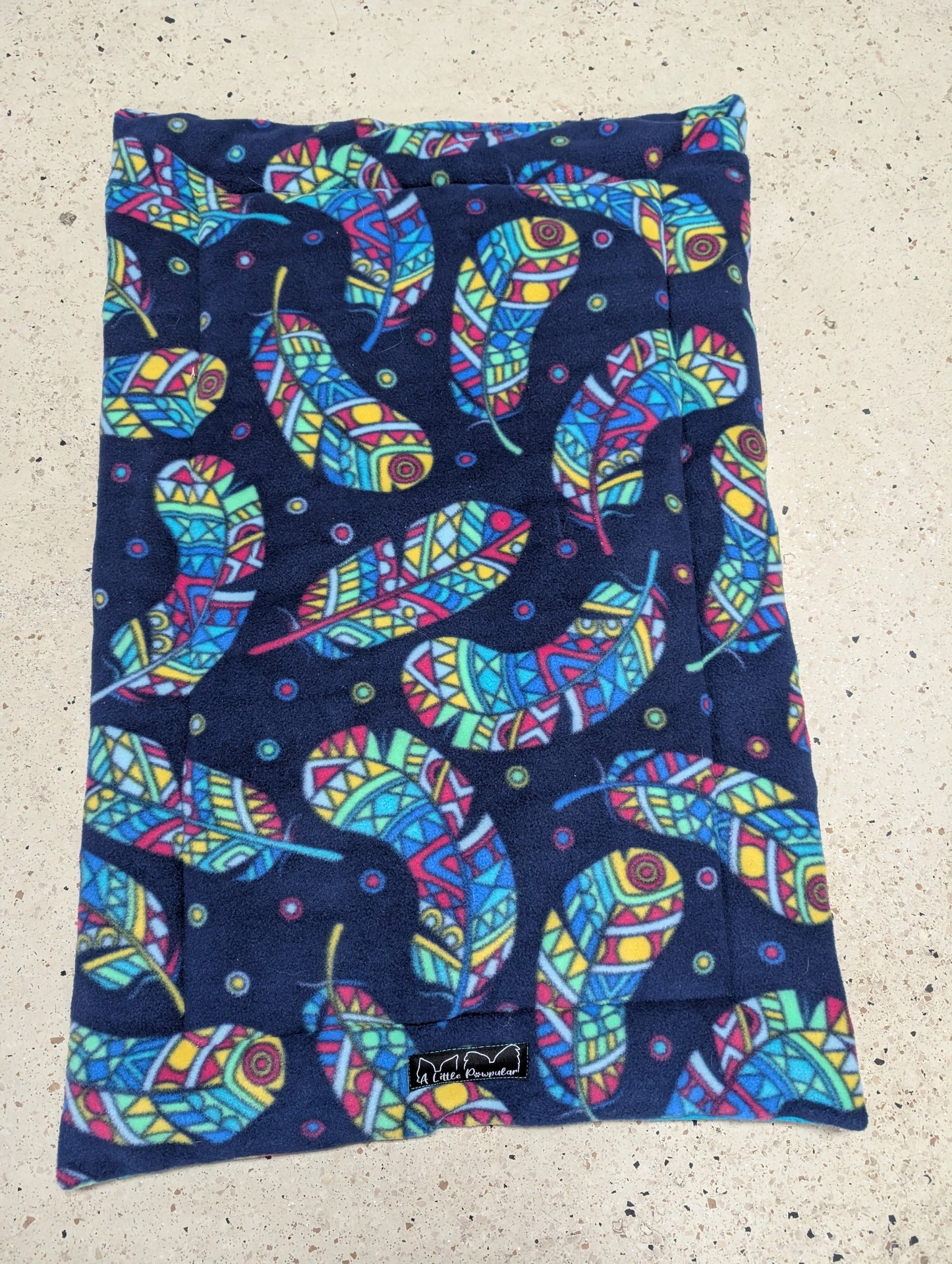 A Little Pawpular - Fleece and Ripstop Crate Pad - MEDIUM - 19x30IN (Fits Intermediate Ruff Land)