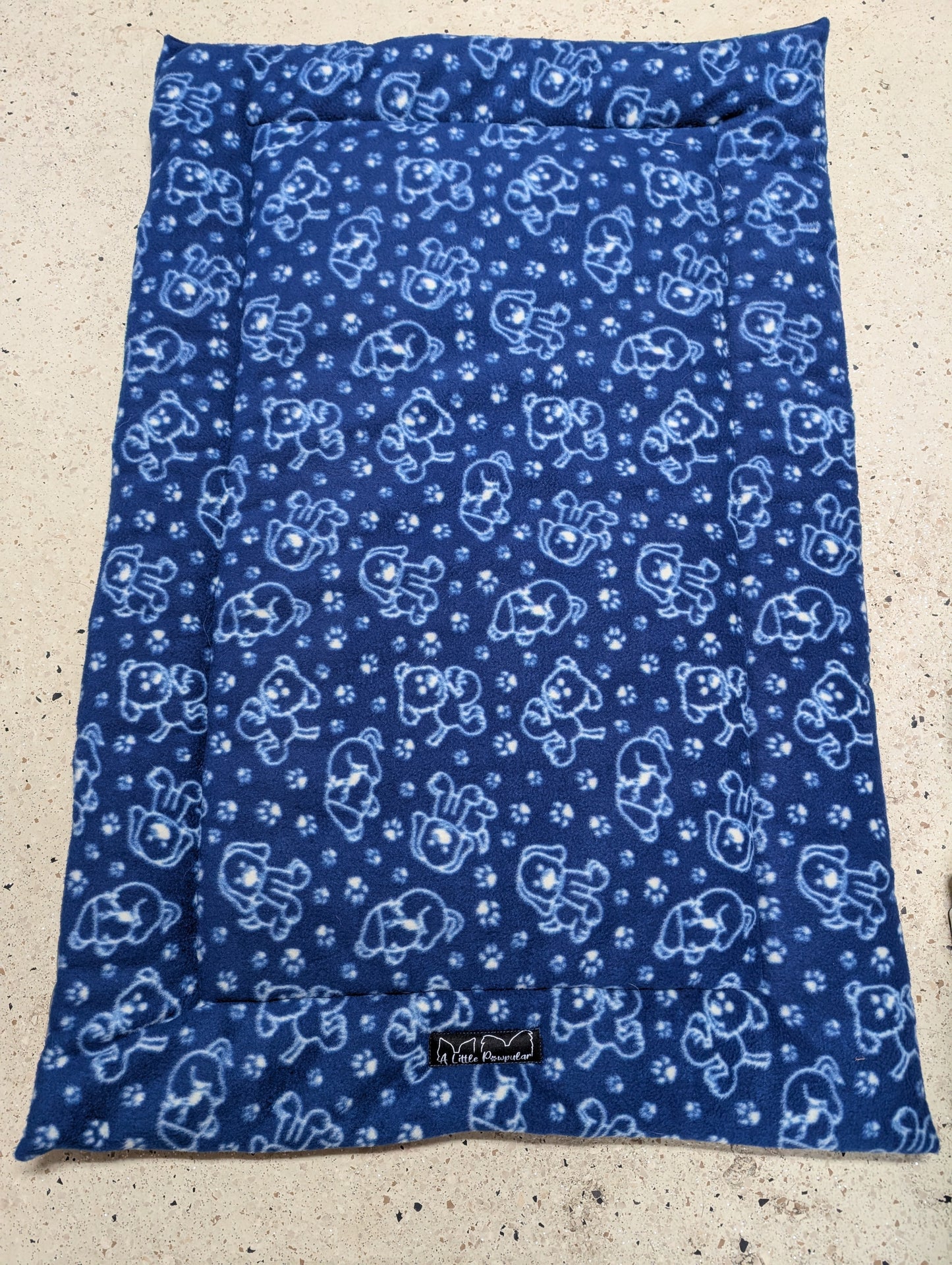 A Little Pawpular - Fleece and Ripstop Crate Pad - Large - 23x35IN (Fits Large and XL Ruff Land)